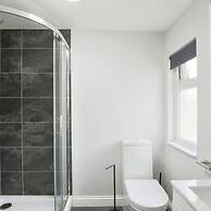 Deluxe 7 Bedroom Property in Solihull
