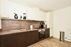 Sleek 2 Bedroom Apartment - Sofa-bed - Ashford
