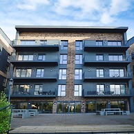 Sleek 2 Bedroom Apartment - Sofa-bed - Ashford