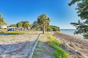 Florida Retreat w/ Hot Tub: Walk to the Gulf!