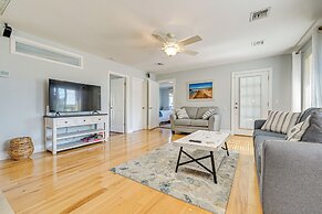 Florida Retreat w/ Hot Tub: Walk to the Gulf!