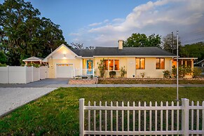 Florida Retreat w/ Hot Tub: Walk to the Gulf!