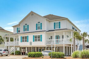 Walk to Cherry Grove Beach: Water-view Haven!