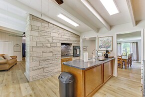 Expansive Florence Home ~ 6 Mi to Downtown!