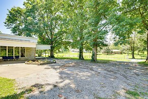 Expansive Florence Home ~ 6 Mi to Downtown!