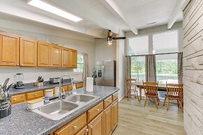 Expansive Florence Home ~ 6 Mi to Downtown!