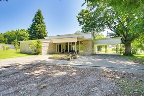 Expansive Florence Home ~ 6 Mi to Downtown!