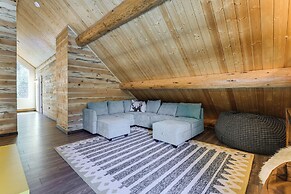 Riverfront Montana Log Cabin w/ Mountain Views!