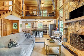 Suches Creekside Cottage w/ Deck & BBQ Grill!