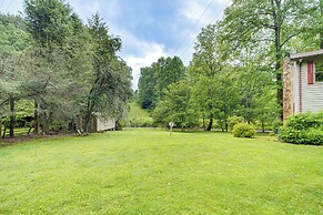Suches Creekside Cottage w/ Deck & BBQ Grill!