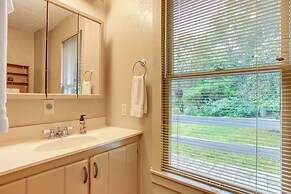 Suches Creekside Cottage w/ Deck & BBQ Grill!