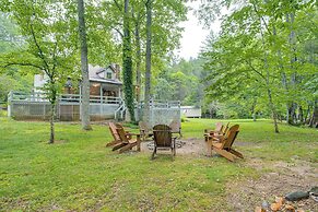 Suches Creekside Cottage w/ Deck & BBQ Grill!