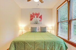 Suches Creekside Cottage w/ Deck & BBQ Grill!