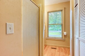 Suches Creekside Cottage w/ Deck & BBQ Grill!