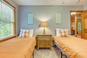 Suches Creekside Cottage w/ Deck & BBQ Grill!