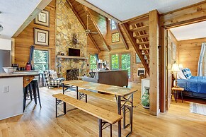 Suches Creekside Cottage w/ Deck & BBQ Grill!
