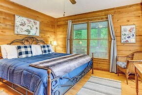 Suches Creekside Cottage w/ Deck & BBQ Grill!