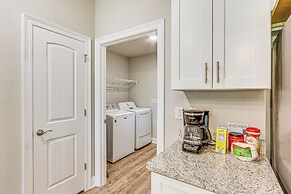 Single-story Navarre Home ~ 8 Mi to Navarre Beach