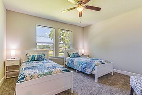 Single-story Navarre Home ~ 8 Mi to Navarre Beach