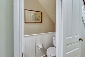 Walk to Old Town: Chic Alexandria Abode w/ Patio!