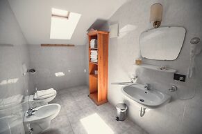 PLOSE Parkhotel & Residence