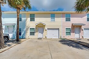 Steps to Beach & Pool Access: Port Aransas Condo