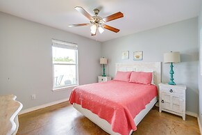 Steps to Beach & Pool Access: Port Aransas Condo