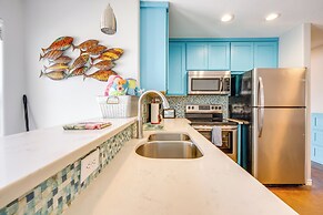 Steps to Beach & Pool Access: Port Aransas Condo