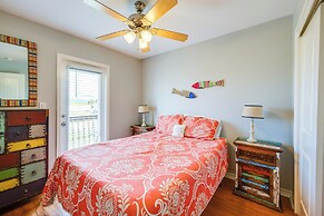 Steps to Beach & Pool Access: Port Aransas Condo