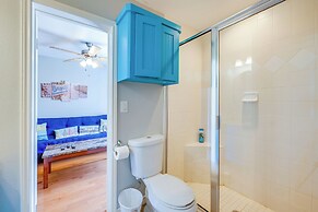 Steps to Beach & Pool Access: Port Aransas Condo