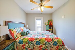 Steps to Beach & Pool Access: Port Aransas Condo