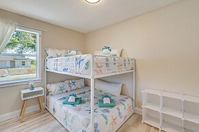 Chic Port Charlotte Home ~ 9 Mi to Englewood Beach