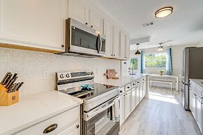 Chic Port Charlotte Home ~ 9 Mi to Englewood Beach