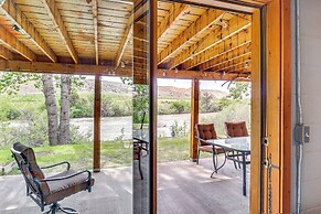 Dubois Riverfront Lodge w/ On-site Fishing & Views