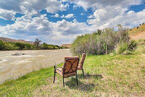 Dubois Riverfront Lodge w/ On-site Fishing & Views