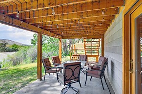 Dubois Riverfront Lodge w/ On-site Fishing & Views