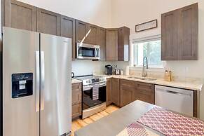 Peaceful Hendersonville Home < 2 Mi to Main St!