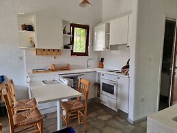 Maisonette With Garden Under the Elani Pines