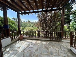 Maisonette With Garden Under the Elani Pines