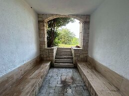 Maisonette With Garden Under the Elani Pines