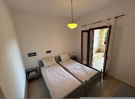 Maisonette With Garden Under the Elani Pines