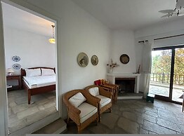 Maisonette With Garden Under the Elani Pines