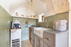 4023 Trullo Domi by Perle di Puglia