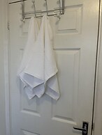 Hive Stays, Sleeps 3, Free Parking, Wifi, Smart Tv