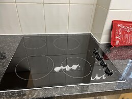 Hive Stays, Sleeps 3, Free Parking, Wifi, Smart Tv