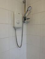 Hive Stays, Sleeps 3, Free Parking, Wifi, Smart Tv