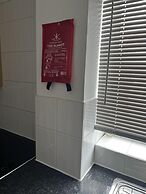 Hive Stays, Sleeps 3, Free Parking, Wifi, Smart Tv