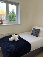 Hive Stays, Sleeps 3, Free Parking, Wifi, Smart Tv