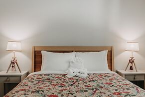 90sw - Fireplace - Dishwasher - W/d - Pets Ok 1 Bedroom Condo by RedAw