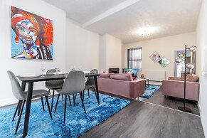 Spacious 2 bed House With Free on Street Parking